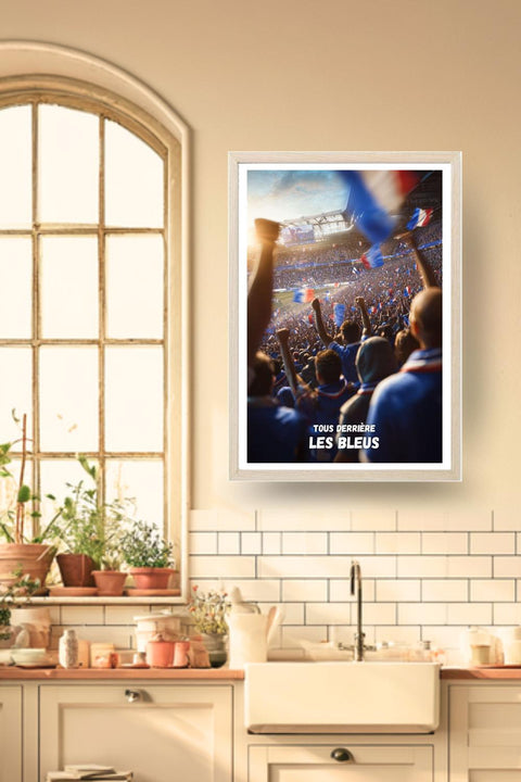 Poster Coupe du Monde Tous ensemble derrière les Bleus dans un cadre bois clair, décoration murale de cuisine