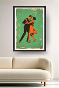 Affiche Danse La valse a trois temps, un couple de danseurs style affiche vintage vert et orange, encadrée noir au-dessus d'un canapé, déco murale salon