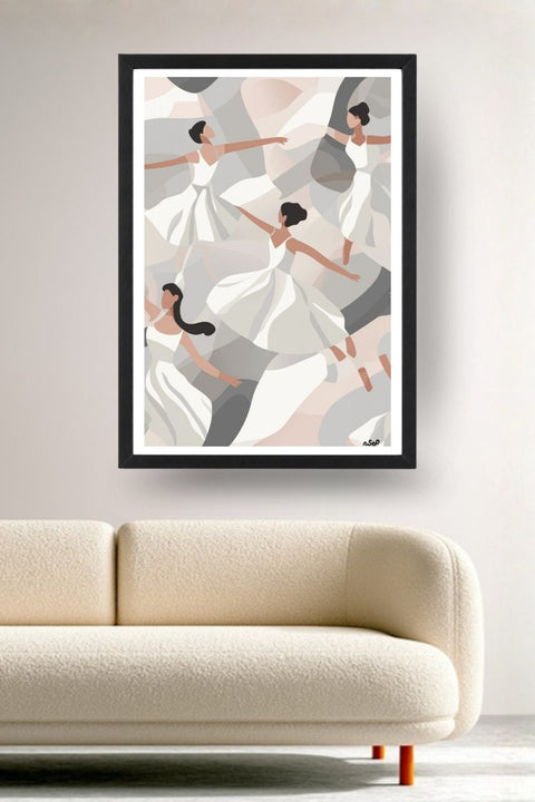 Affiche Danse Le ballet de l'Opera de Paris, un collage de danseuses en robe blanche, tons gris et rose, encadrée noir au-dessus d'un canapé, déco murale salon