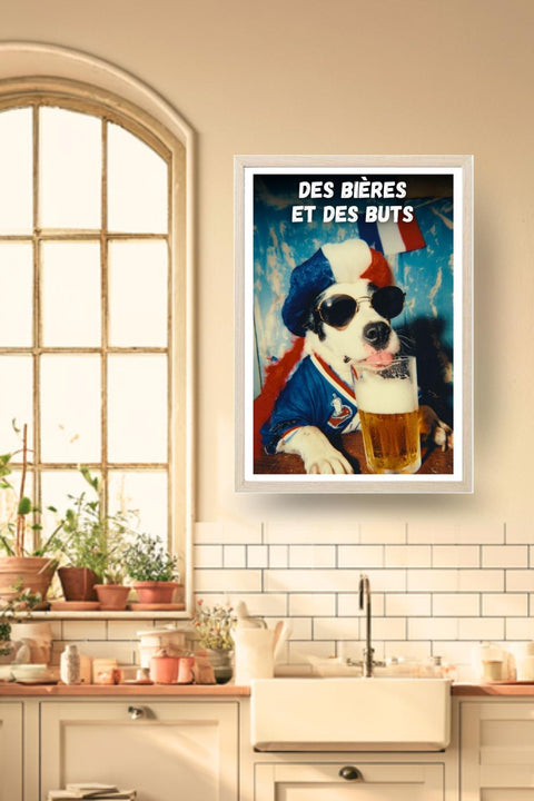 Poster des Bières et des Buts fan de foot dans un cadre bois clair, décoration murale de cuisine